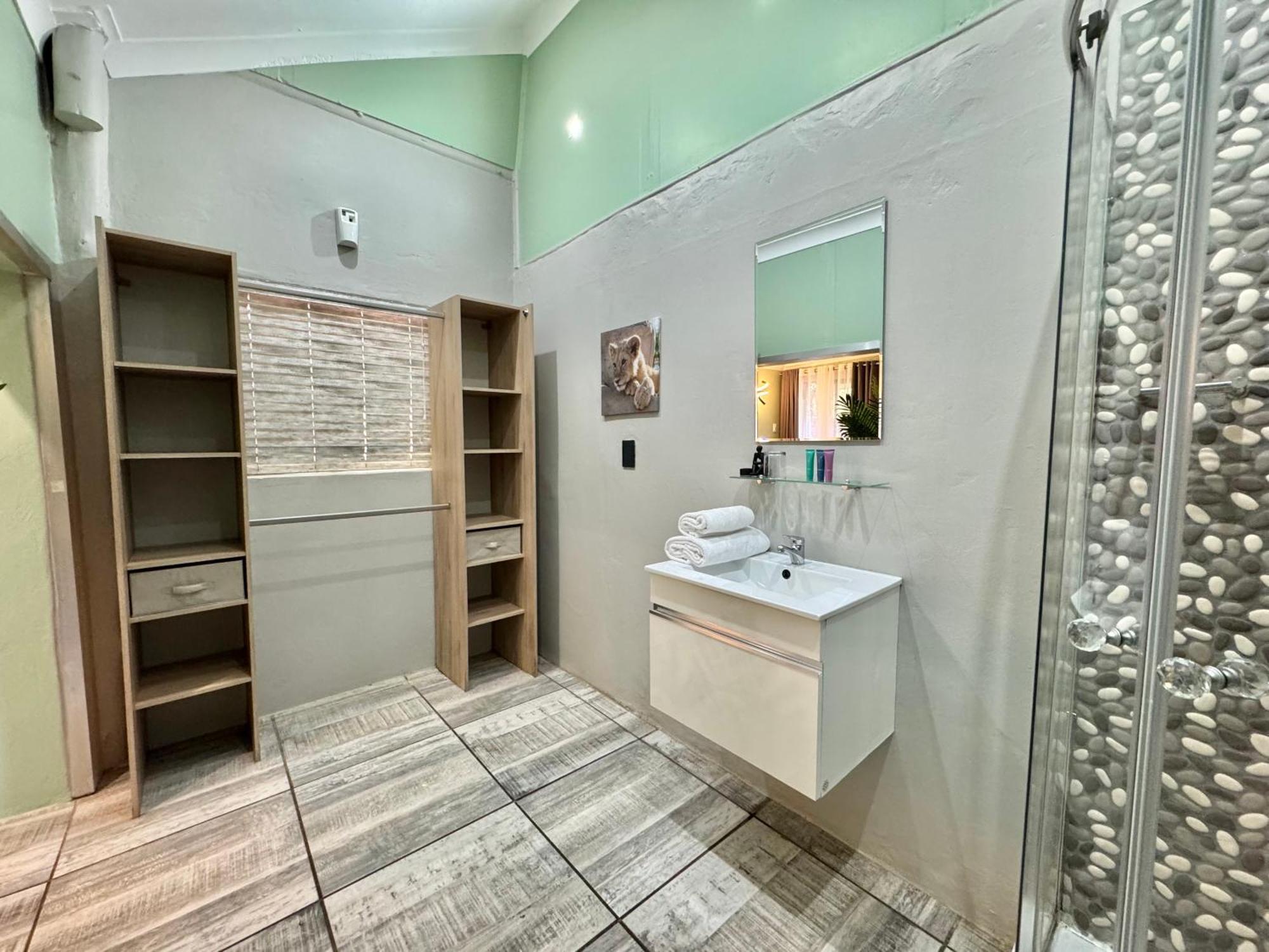 Echo Mountain Inn (Adults Only) Thabazimbi Bagian luar foto