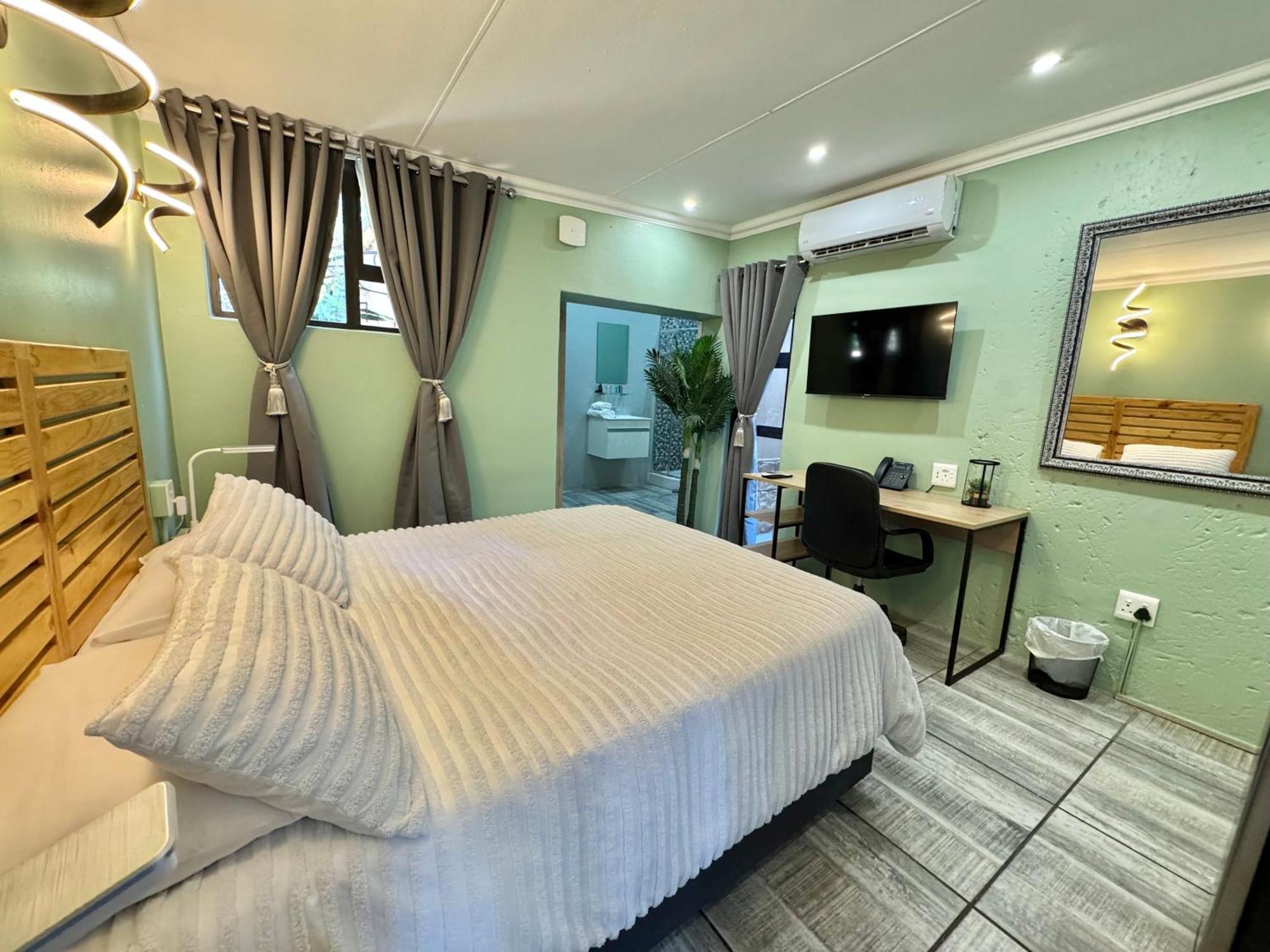 Echo Mountain Inn (Adults Only) Thabazimbi Bagian luar foto